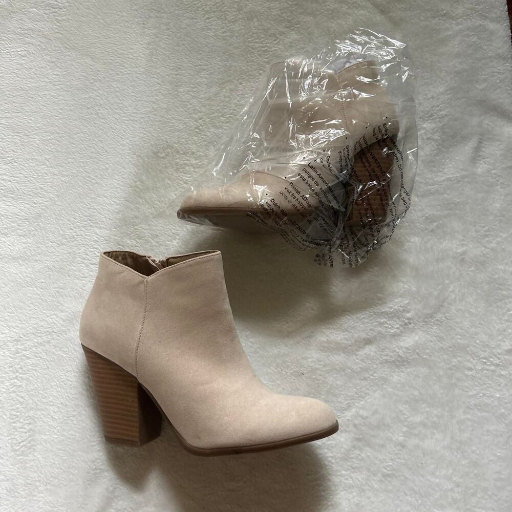 JustFab Western Wild Booties sand cream faux suede zipper ankle boots women's 8